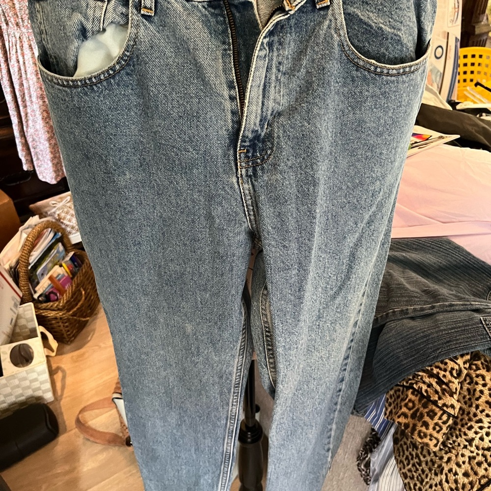 Anything 10$ and under is 2/10$! Polo jeans 12x29 great shape women’s